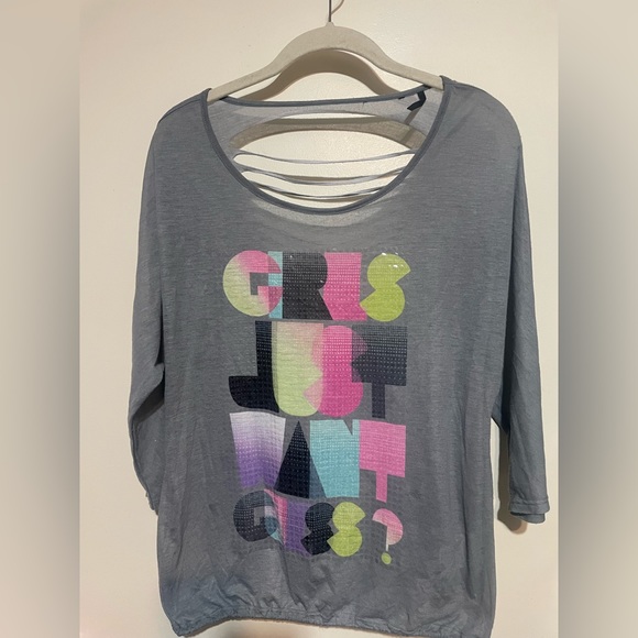 Guess Top - Picture 1 of 2